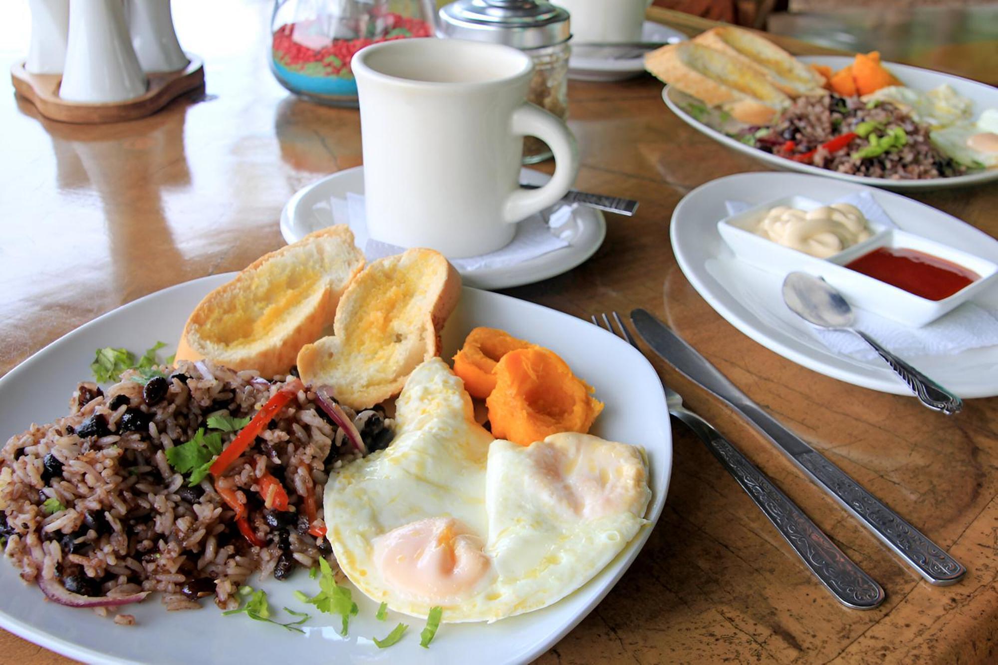 Arenal Backpackers Resort La Fortuna Buitenkant foto